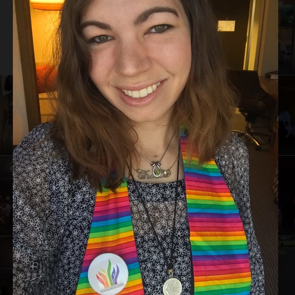 Meet your Posher, Shawna. - Picture 1 of 5